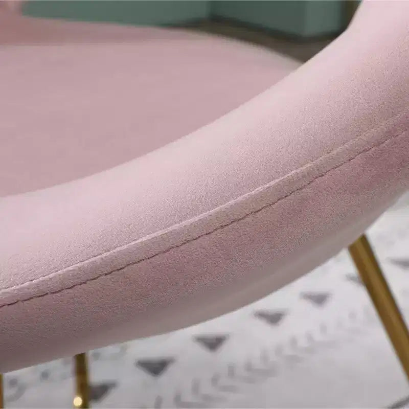 Fauteuil d'appoint rembourré en velours soyeux Slatina Roundhill Furniture, rose avec base finition doré