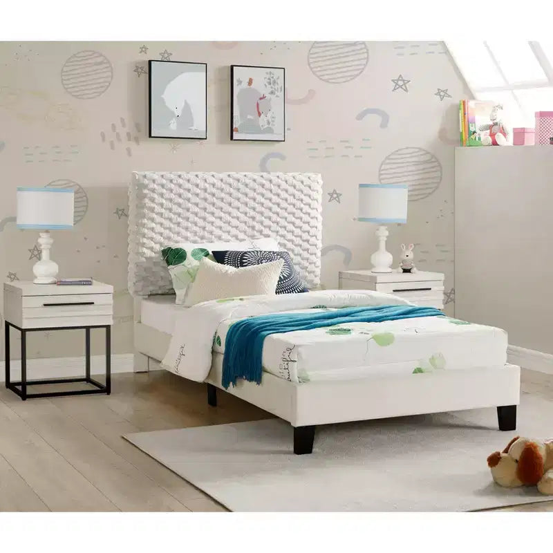 Ensemble de chambre 3 pièces Findlay, lit rembourré 3D en peluche avec 2 tables de chevet