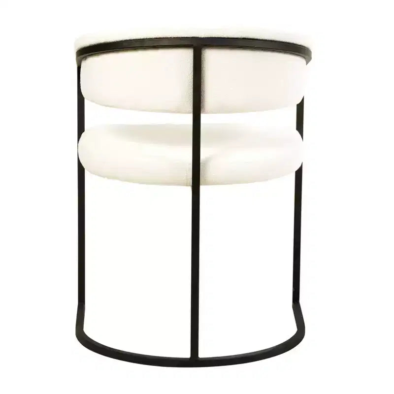 Lot de 4 chaises de salle à manger avec accoudoirs LeisureMod Aero Modern Curve Back, revêtement en cuir, assise confortable avec support rembourré pour salles à manger et cuisines
