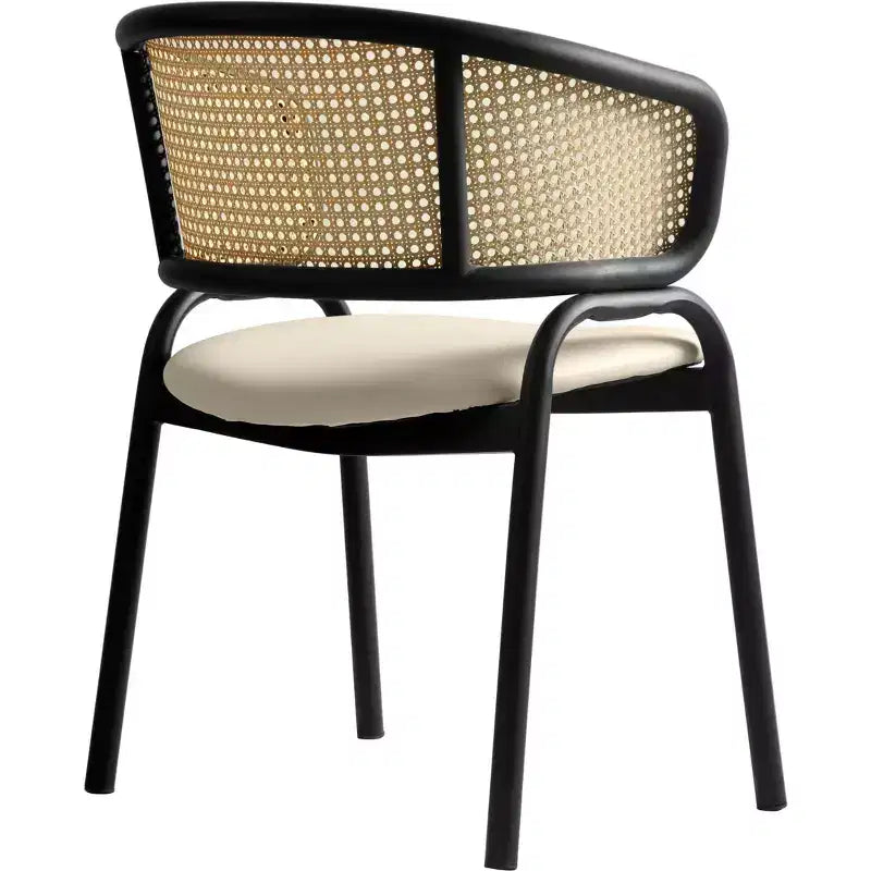 Chaise de salle à manger LeisureMod Ervilla en osier avec assise en cuir et cadre en acier noir, assise confortable pour salles à manger et cuisines
