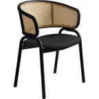 Chaise de salle à manger LeisureMod Ervilla en osier avec assise en cuir et cadre en acier noir, assise confortable pour salles à manger et cuisines