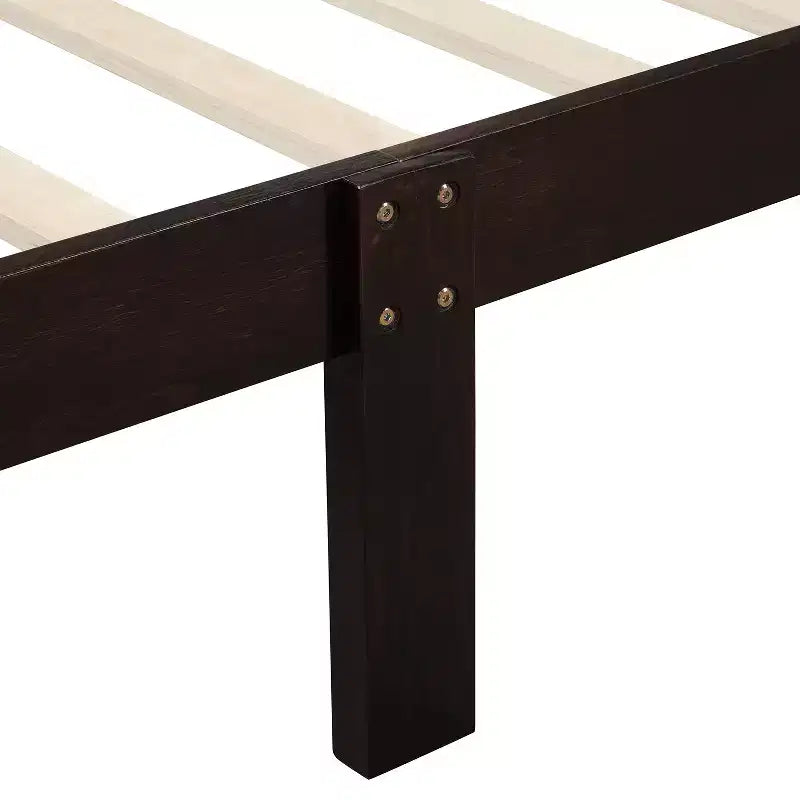 Lit plateforme Whisen Wood avec design traîneau, tête de lit, pied de lit et support à lattes robuste