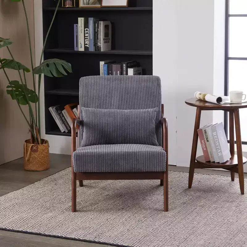 Fauteuil rembourré en bois massif Sigrid de style moderne du milieu du siècle avec coussin de GDFStudio