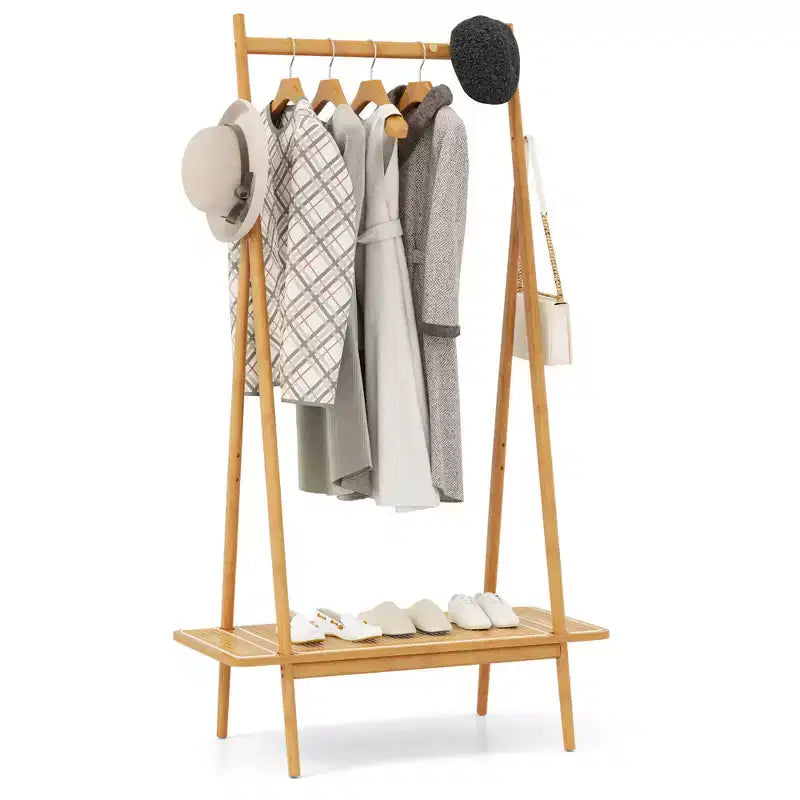 Portant à vêtements en bambou Costway avec tringle, étagère en rotin et 5 crochets en cuivre – café/naturel