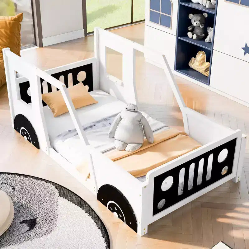 Lit plateforme Whisen en forme de voiture classique avec roues