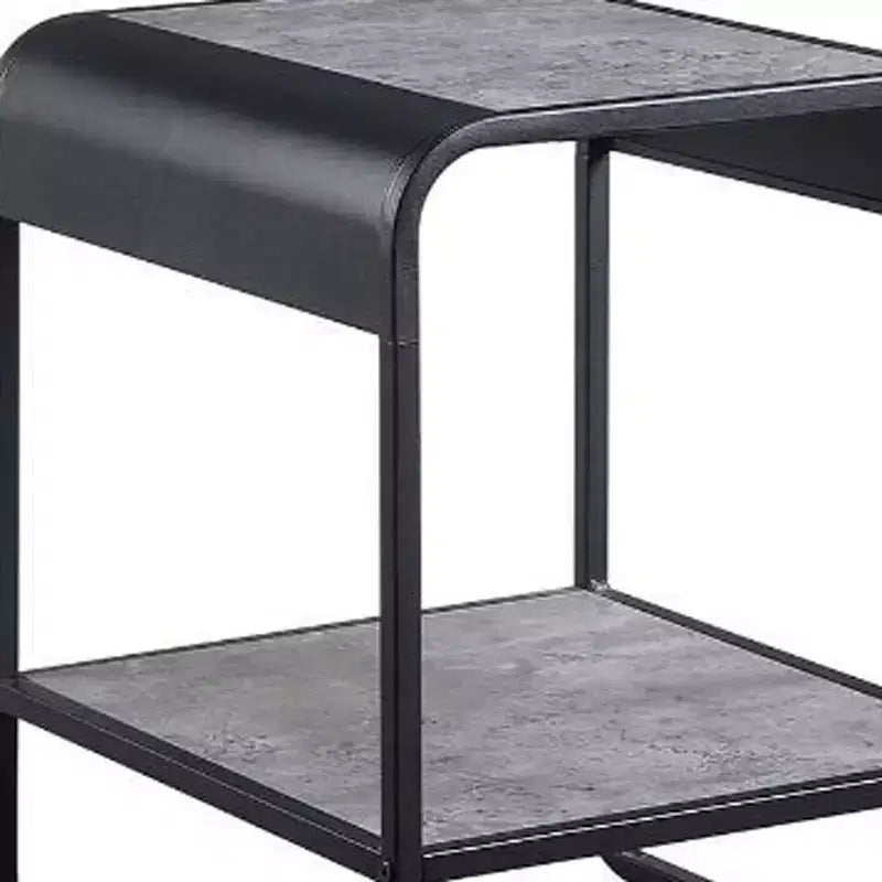 Table d'appoint rectangulaire HomeRoots 21 noire et gris béton en bois manufacturé et métal avec étagère