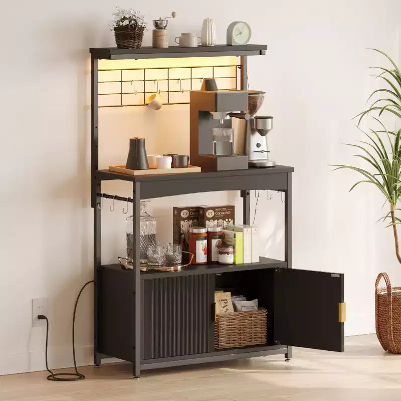 Étagère de cuisine Bestier Bakers avec prise de courant, meuble de cuisine micro-ondes réglable en hauteur de 45 à 55 pouces avec armoire de rangement, support de cuisine avec 10 crochets en S