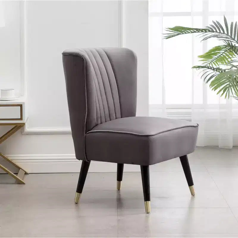 Fauteuil d'appoint moderne en velours Okak avec revêtement confortable, coussins profonds, fauteuil élégant avec pieds en bois massif pour salon, salle de lecture