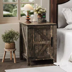 Table de chevet rustique avec station de charge, Table de nuit en bois de 45 cm avec porte coulissante, Étagère réglable et rangement à deux niveaux