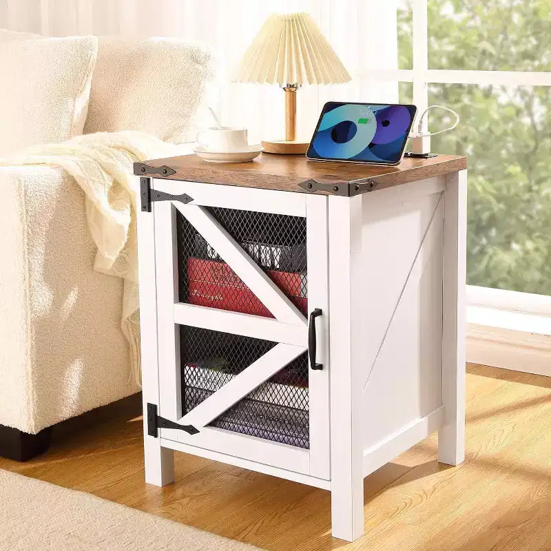 Ensemble de 2 tables de chevet de ferme, tables d'appoint de 45 cm avec portes de grange et rangement, tables d'appoint rustiques en bois pour chambre ou salon, blanc et marron