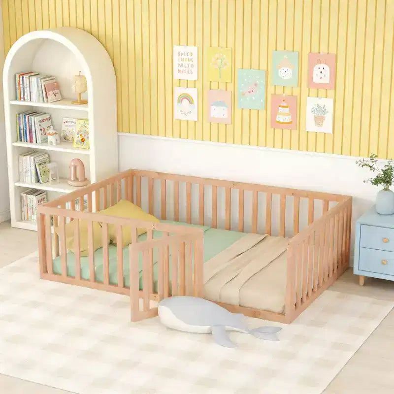 Cadre de lit en bois pleine grandeur Luxystar avec clôture et porte