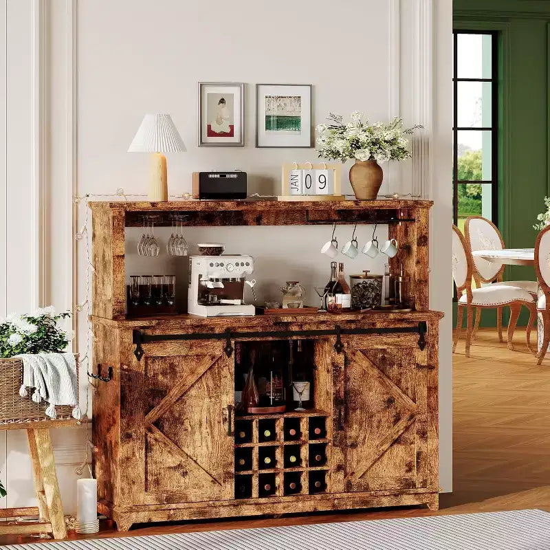 Meuble Bar-Café 55" avec lumières LED et prise de courant, porte de grange, support à verres à vin et rangement pour salle à manger