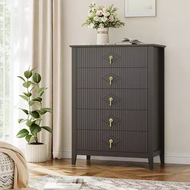 Commode à 5 tiroirs cannelés de 42,9 po de haut, commode en bois au design moderne ondulé avec poignées métalliques pour chambre et à coucher et salon