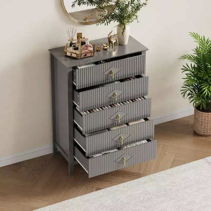 Commode à 5 tiroirs cannelés de 42,9 po de haut, commode en bois au design moderne ondulé avec poignées métalliques pour chambre et à coucher et salon