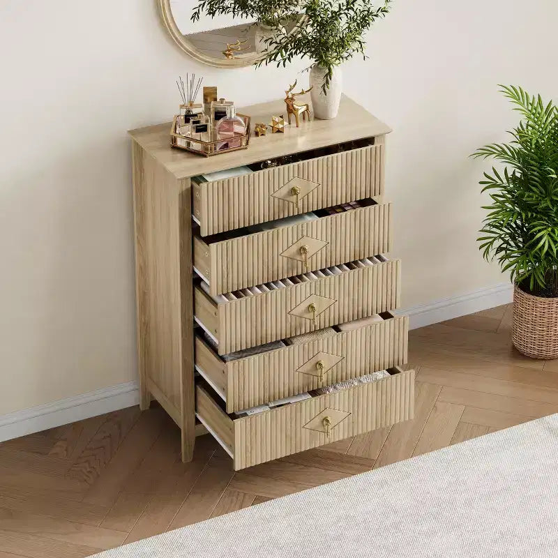 Commode à 5 tiroirs cannelés de 42,9 po de haut, commode en bois au design moderne ondulé avec poignées métalliques pour chambre et à coucher et salon