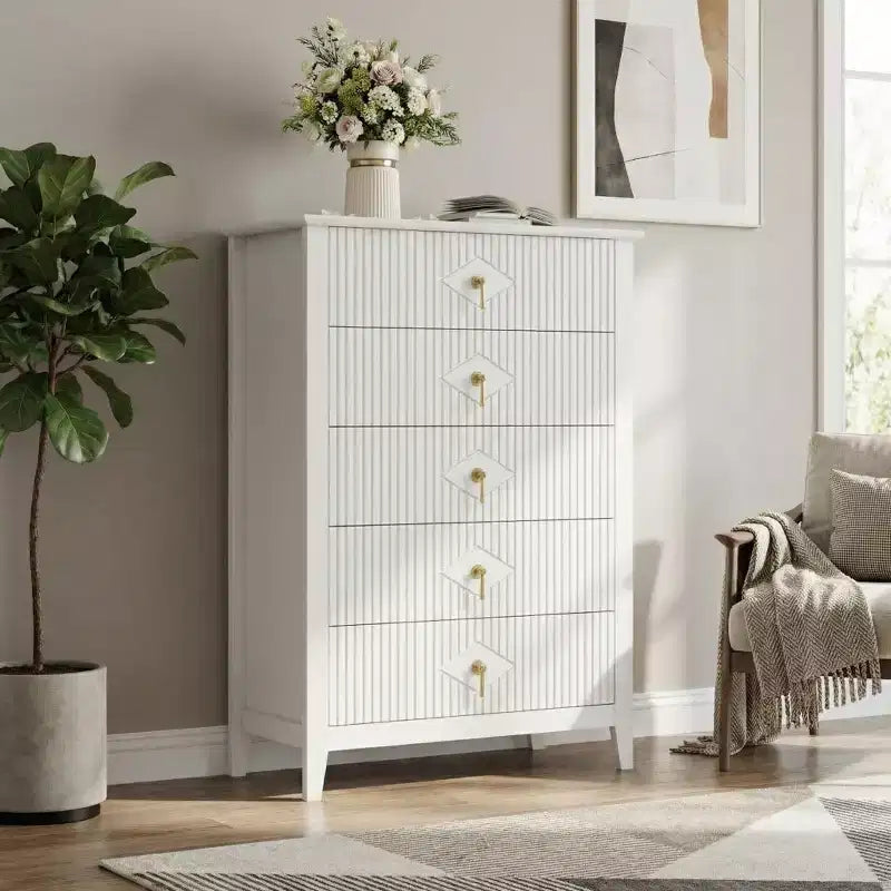 Commode à 5 tiroirs cannelés de 42,9 po de haut, commode en bois au design moderne ondulé avec poignées métalliques pour chambre et à coucher et salon