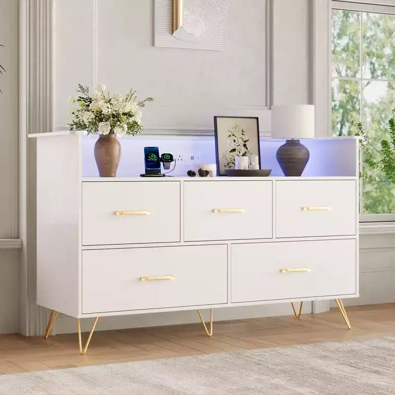 Commode en bois avec poignées métalliques pour salon, couloir, entrée