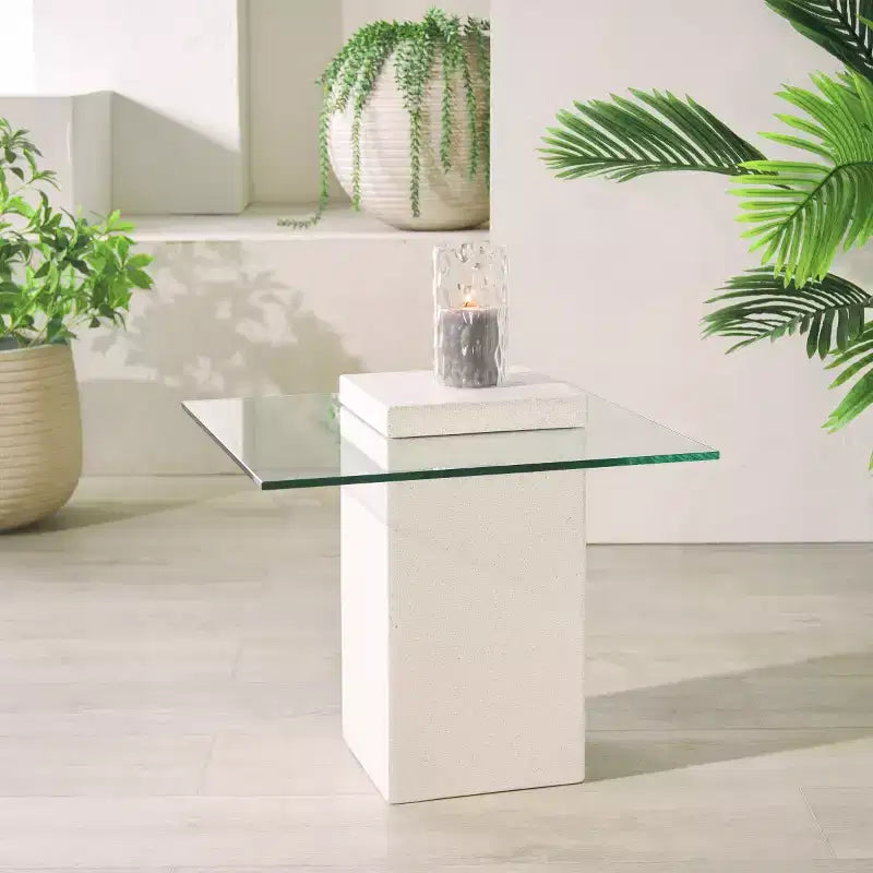 Table d'appoint Sophibeth en béton et verre - Intérieur/Extérieur - SFV2610 - Ivoire/Transparent - Safavieh Couture