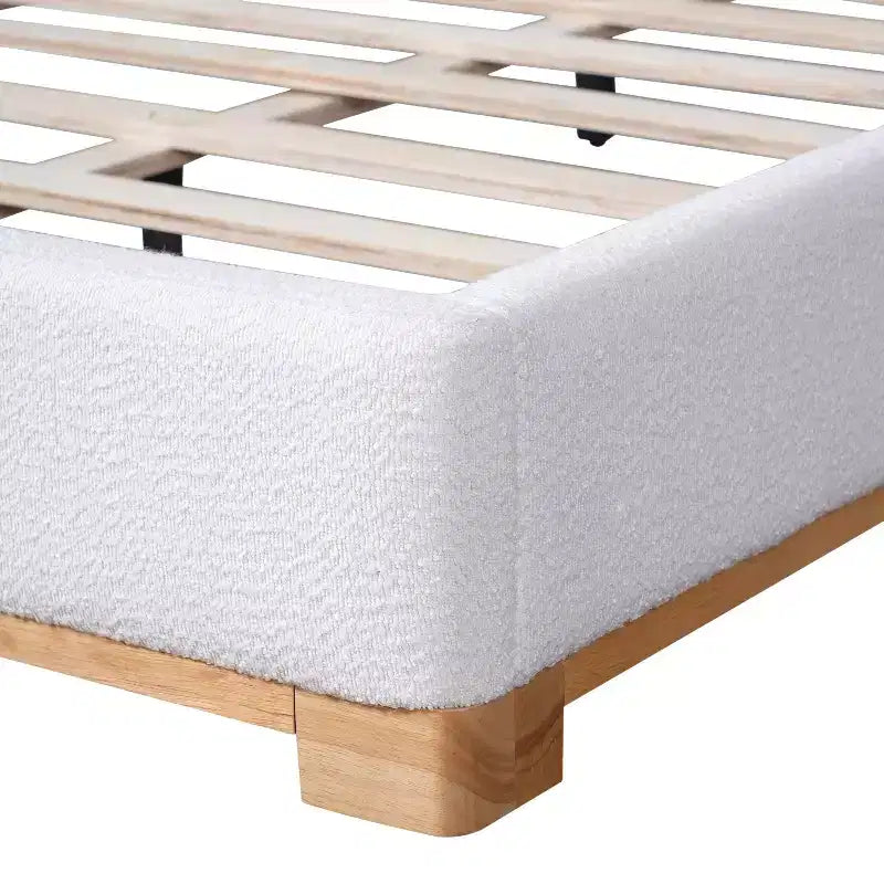 Cadre de lit plateforme ModernLuxe Queen/King Size, lit rembourré moderne de style Mid-Century avec tête de lit incurvée et base en bois d'hévéa, blanc